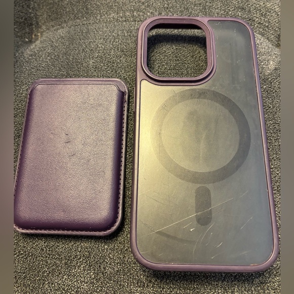 JETech iPhone 14 Pro phone case with magnetic wallet - Picture 3 of 4